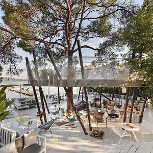 Resort Ekies Senses
