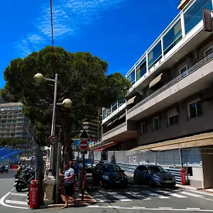 https://miramar.fr-provencehotel.com